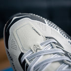 HOKA  ONE ONE SPEEDGOAT 2