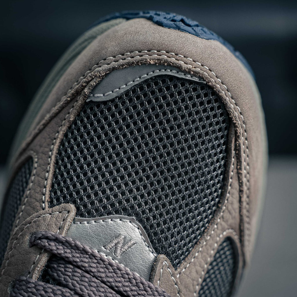 New Balance 2002R "Grey / Mallard Blue"