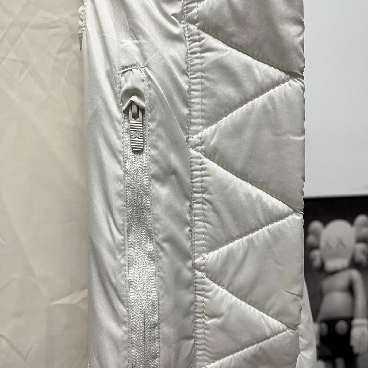 lululemon Women's Wunder Puff Water-Repellent Cropped Down Vest in White