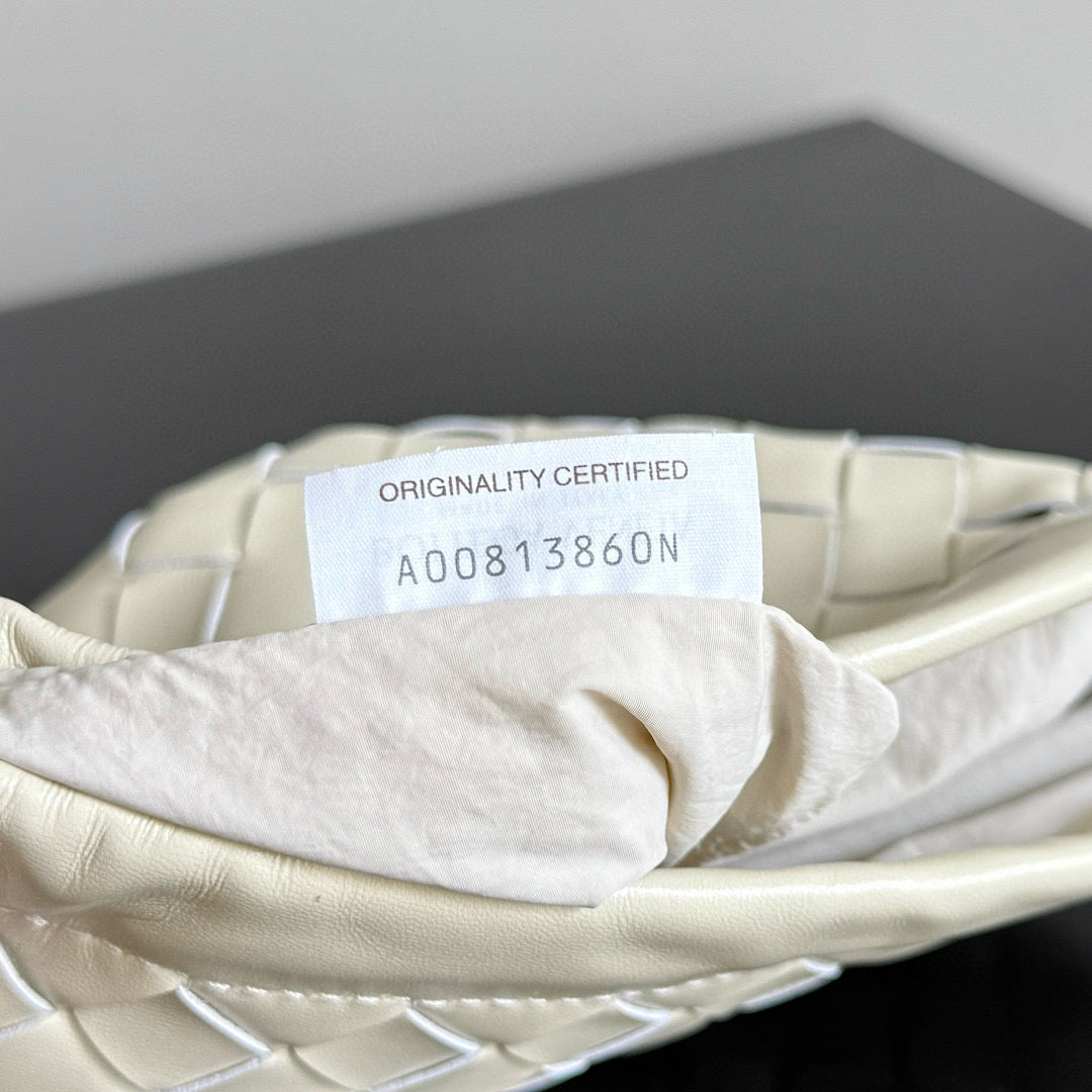 BV Small Dustbag Ivory Calfskin