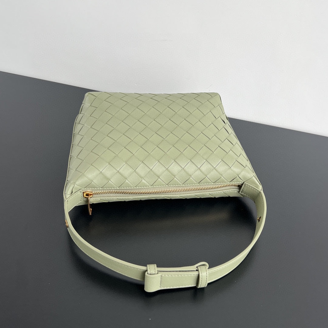 WALLACE 22 BAG LIGHT GREEN CALFSKIN