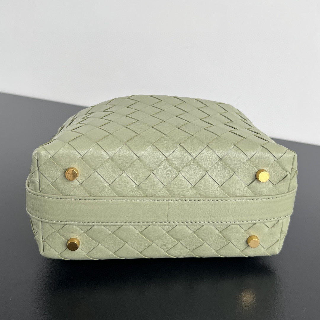 WALLACE 22 BAG LIGHT GREEN CALFSKIN