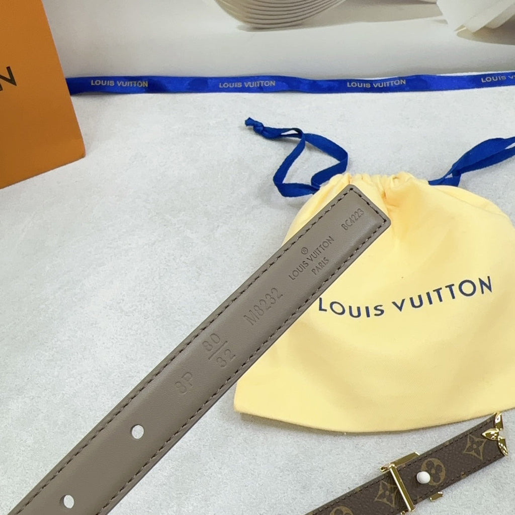 Pretty LV 20mm Reversible Belt Grey Calfskin