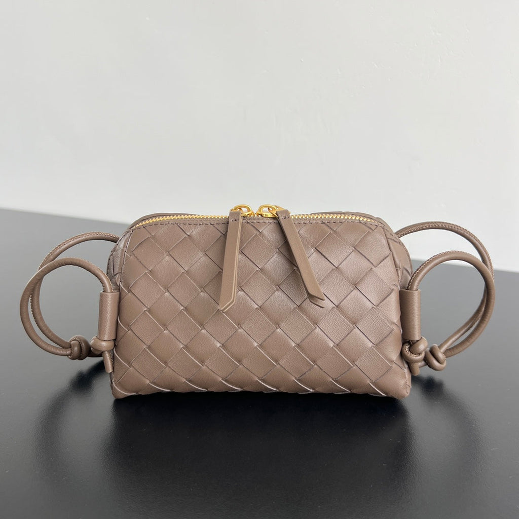 BV Concert Pouch 18.5cm Brown Lambskin