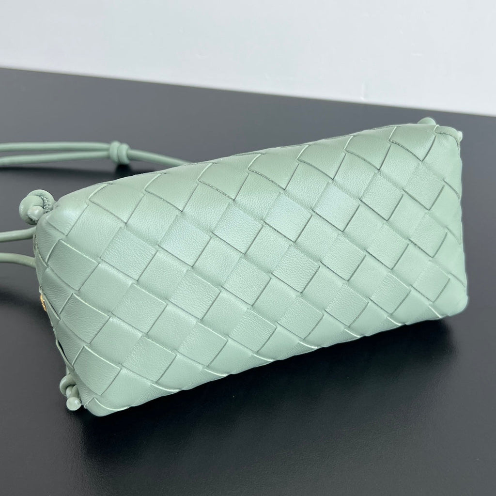 BV Concert Pouch 18.5cm Light Green Lambskin