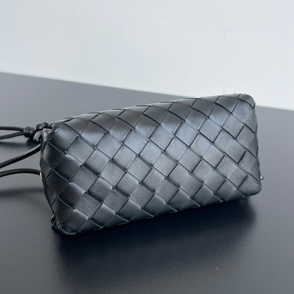 BV Concert Pouch 18.5cm Black Lambskin