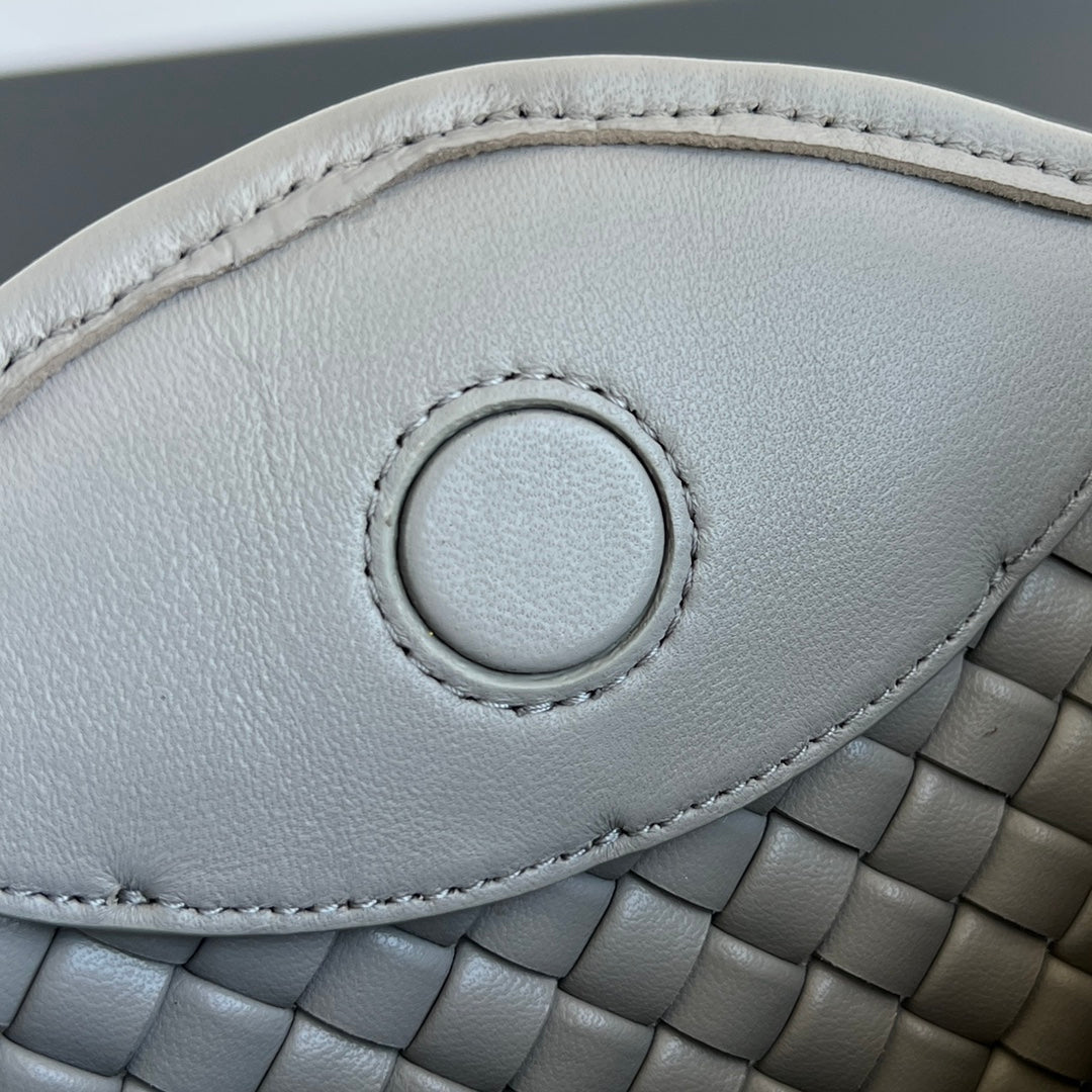 BV Small Cobble Top Handle 23cm Grey Lambskin