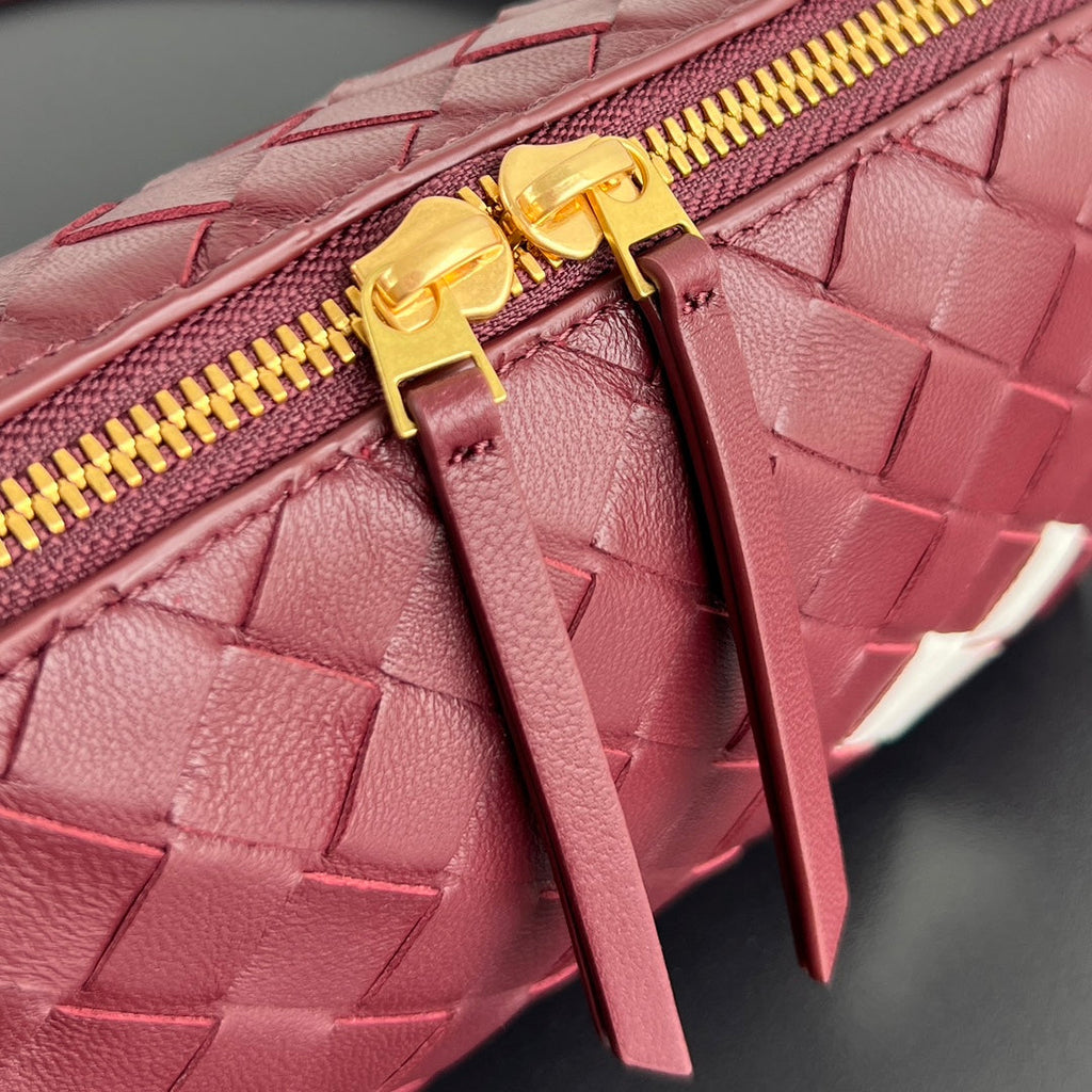 BV Concert Pouch 18.5cm Dark Red Lambskin
