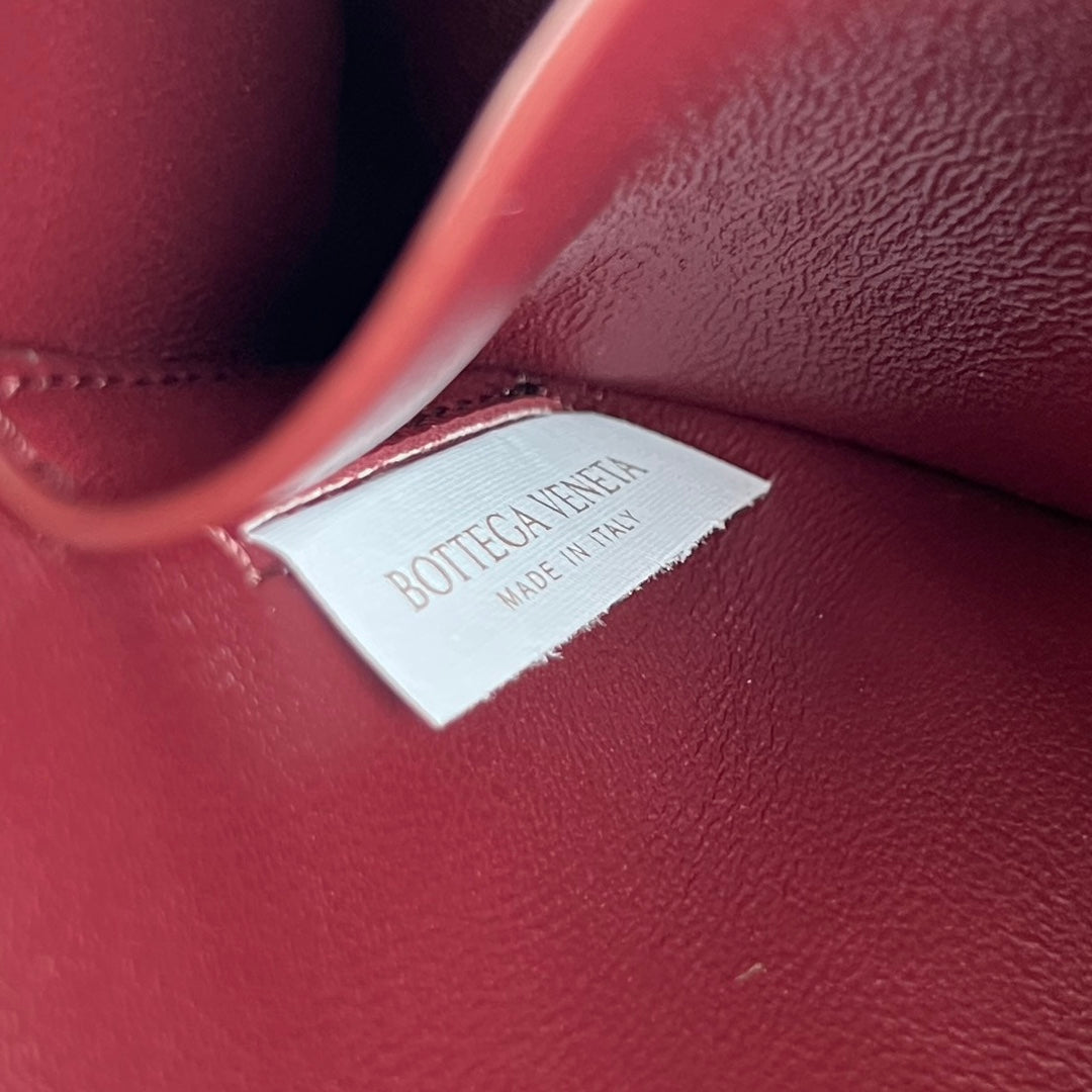 BV Concert Pouch 18.5cm Dark Red Lambskin