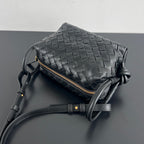 BV Loop Top Handle 19cm Black Lambskin