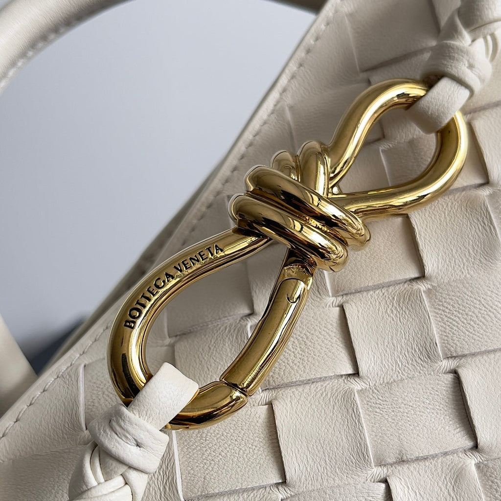 BV Small Andiamo 25 In Cream Lambskin Ghw 249677
