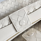 BV Medium Andiamo 32 In Cream Lambskin Ghw 209094