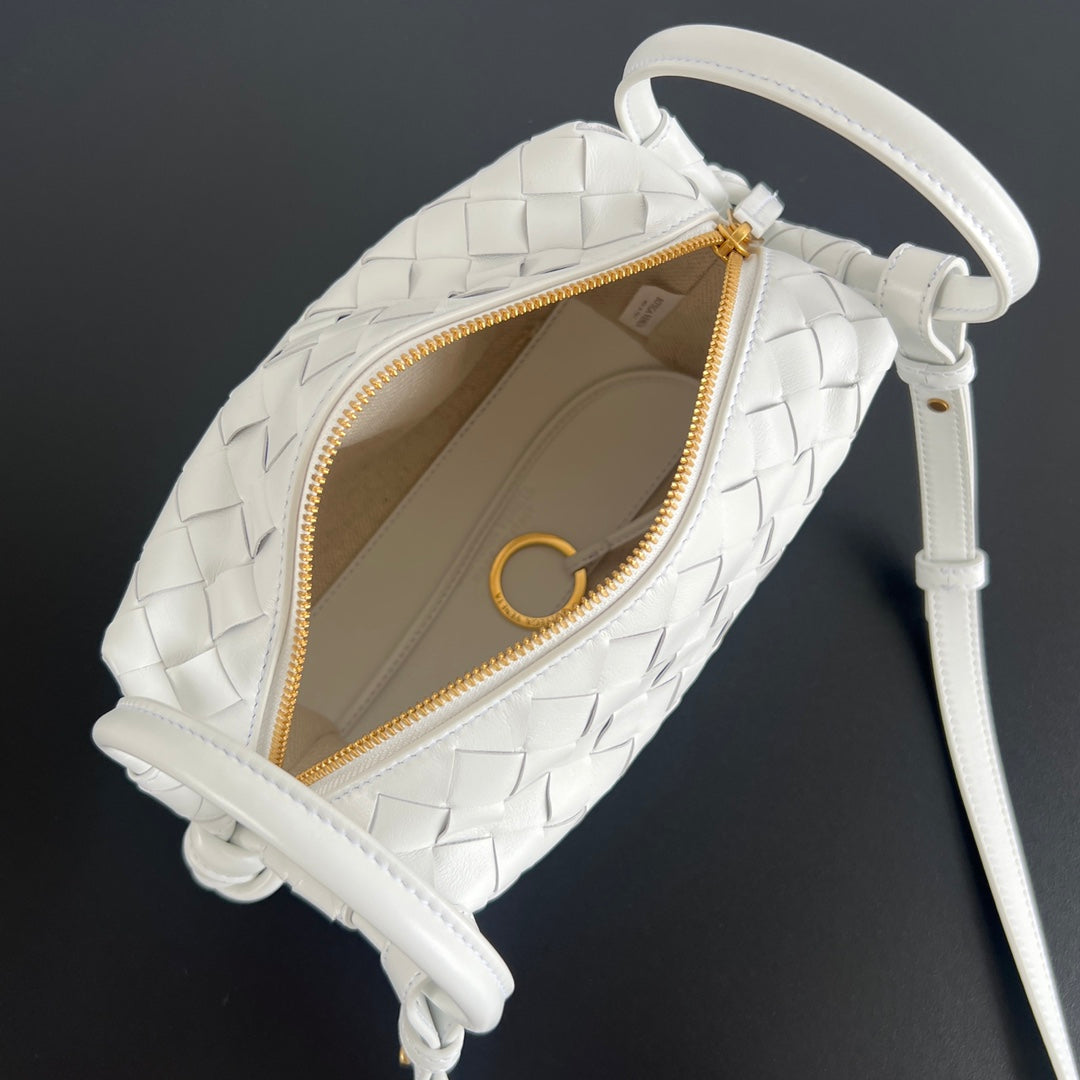 BV Loop Top Handle 19cm White Lambskin