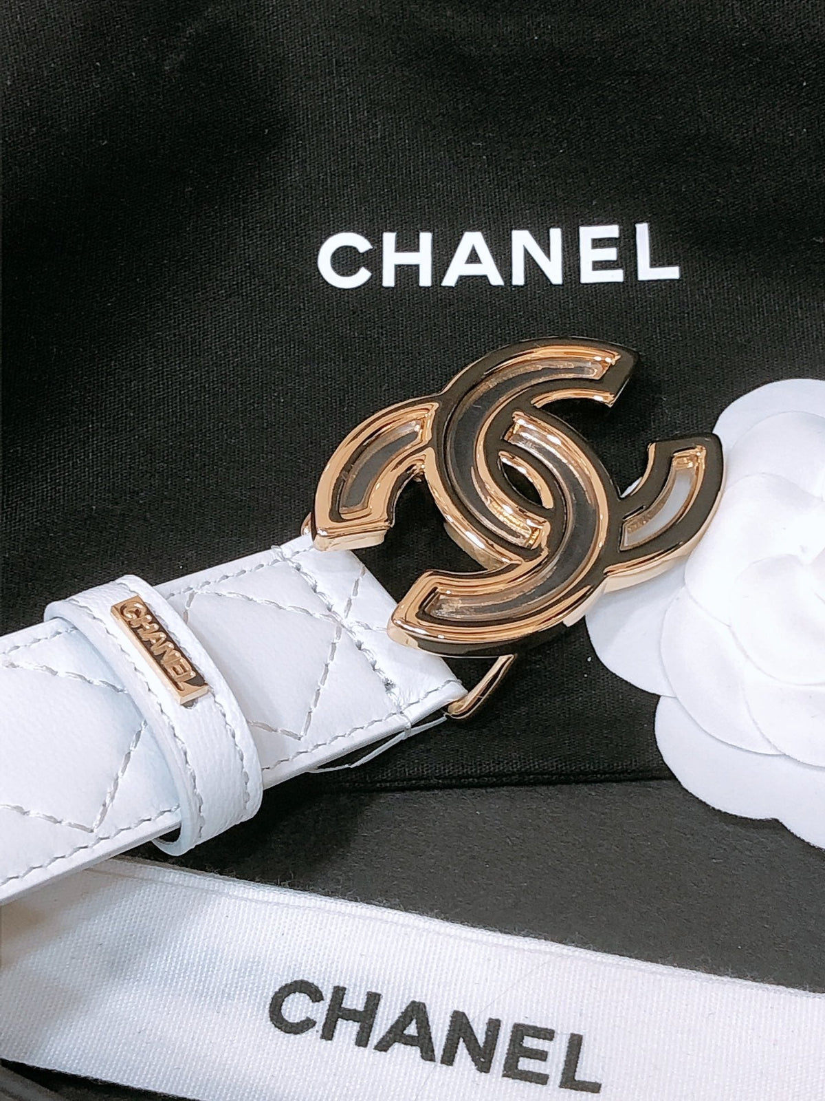 CHANEL BELT 3CM IN WHITE EMBROIDERED LAMBSKIN GOLD HARDWARE