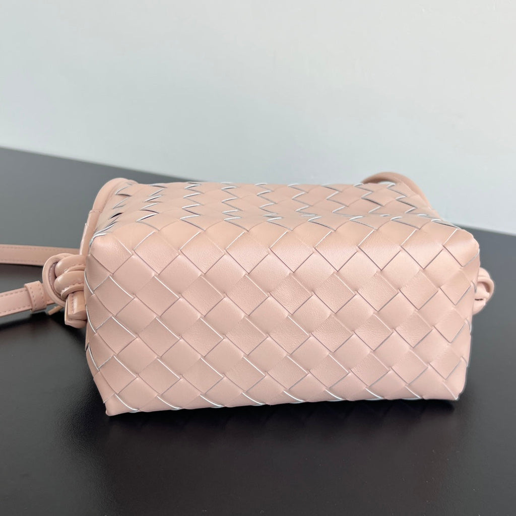 BV Loop Top Handle 19cm Pastel Pink Lambskin