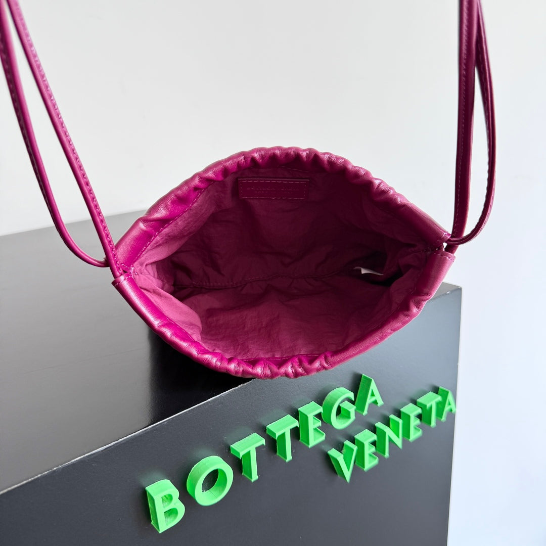 BV Small Dustbag 21cm Cinnabar Intrecciato Calfskin Leather