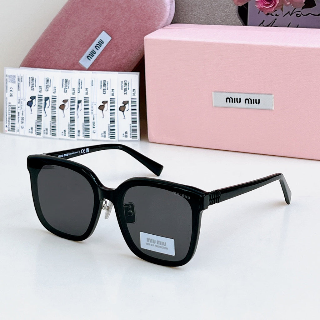 MiMiumiu Sunglasses 698839