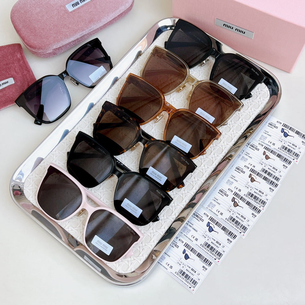 MiMiumiu Sunglasses 698839