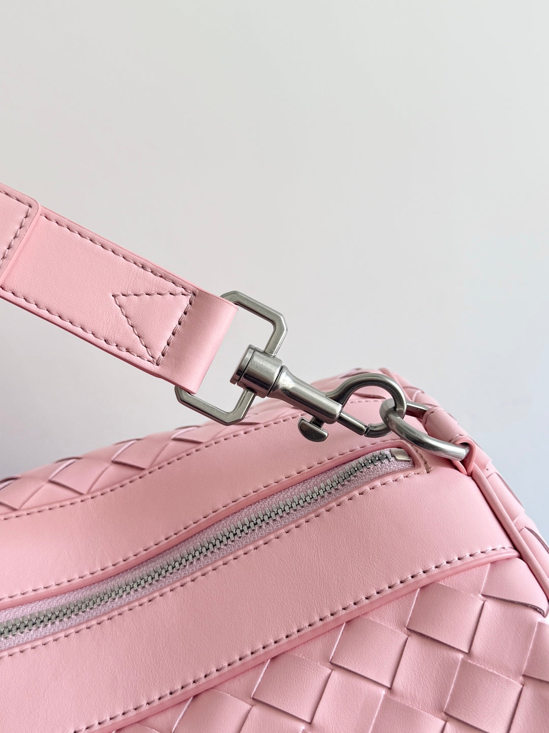 BV 25s Replica Bottega Veneta Duffel Bag Pink Intrecciato leather