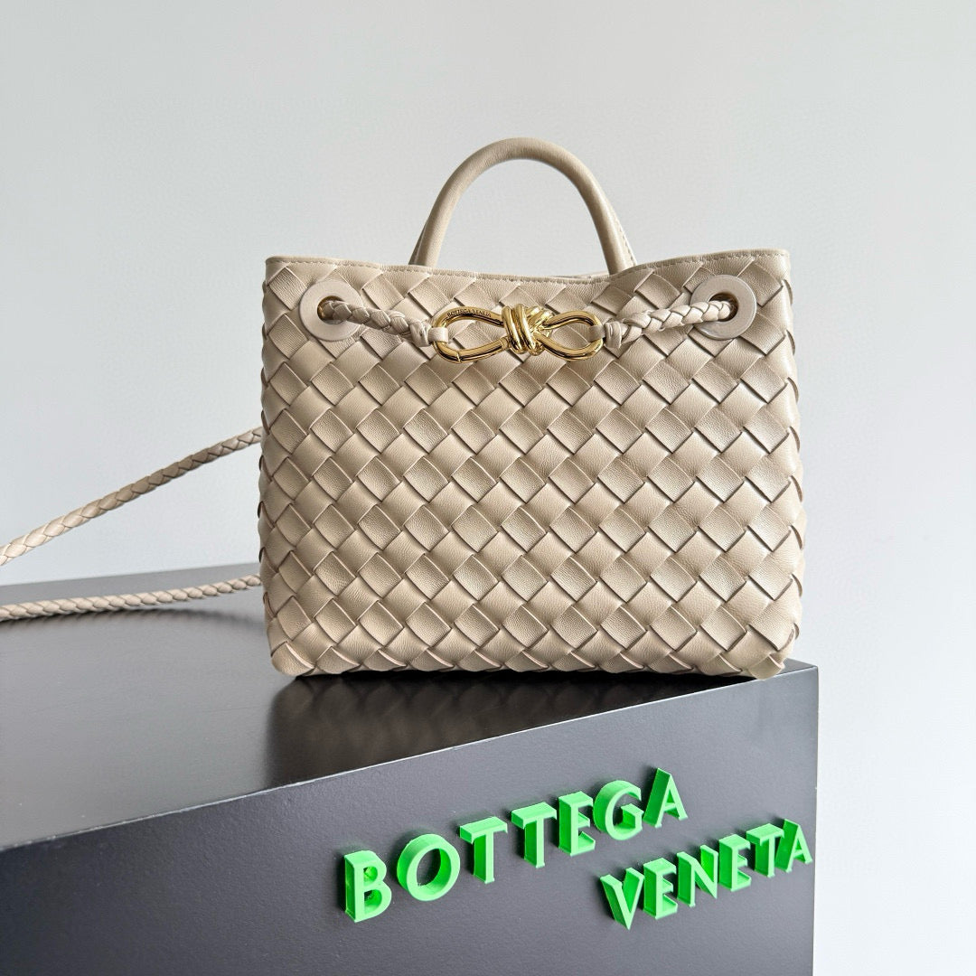 BV Small Andiamo Chain 25cm Beige Lambskin Gold Hardware