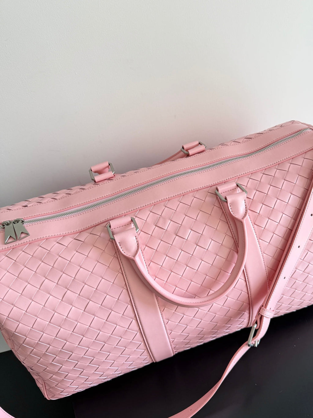 BV 25s Replica Bottega Veneta Duffel Bag Pink Intrecciato leather