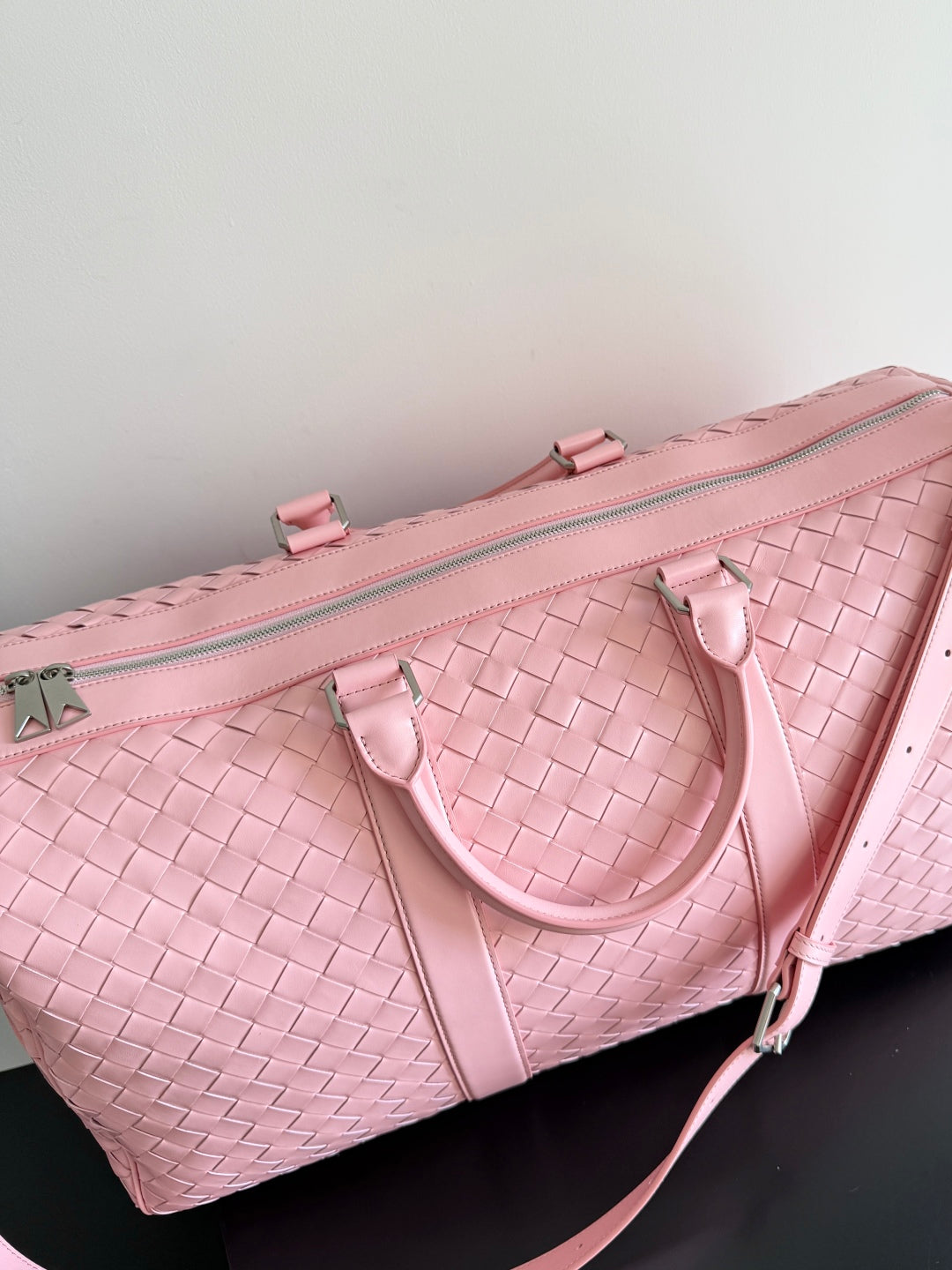 BV 25s Replica Bottega Veneta Duffel Bag Pink Intrecciato leather