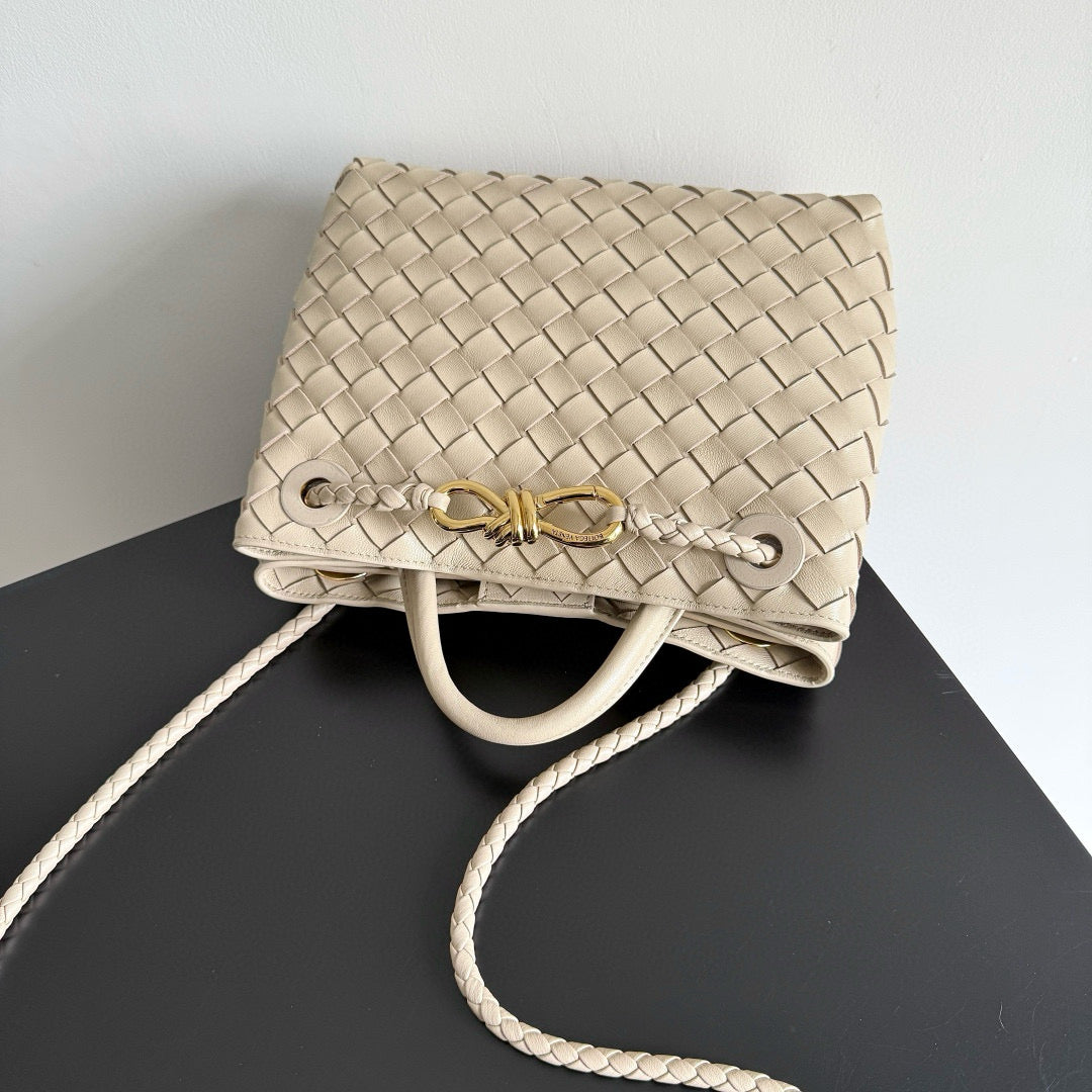 BV Small Andiamo Chain 25cm Beige Lambskin Gold Hardware