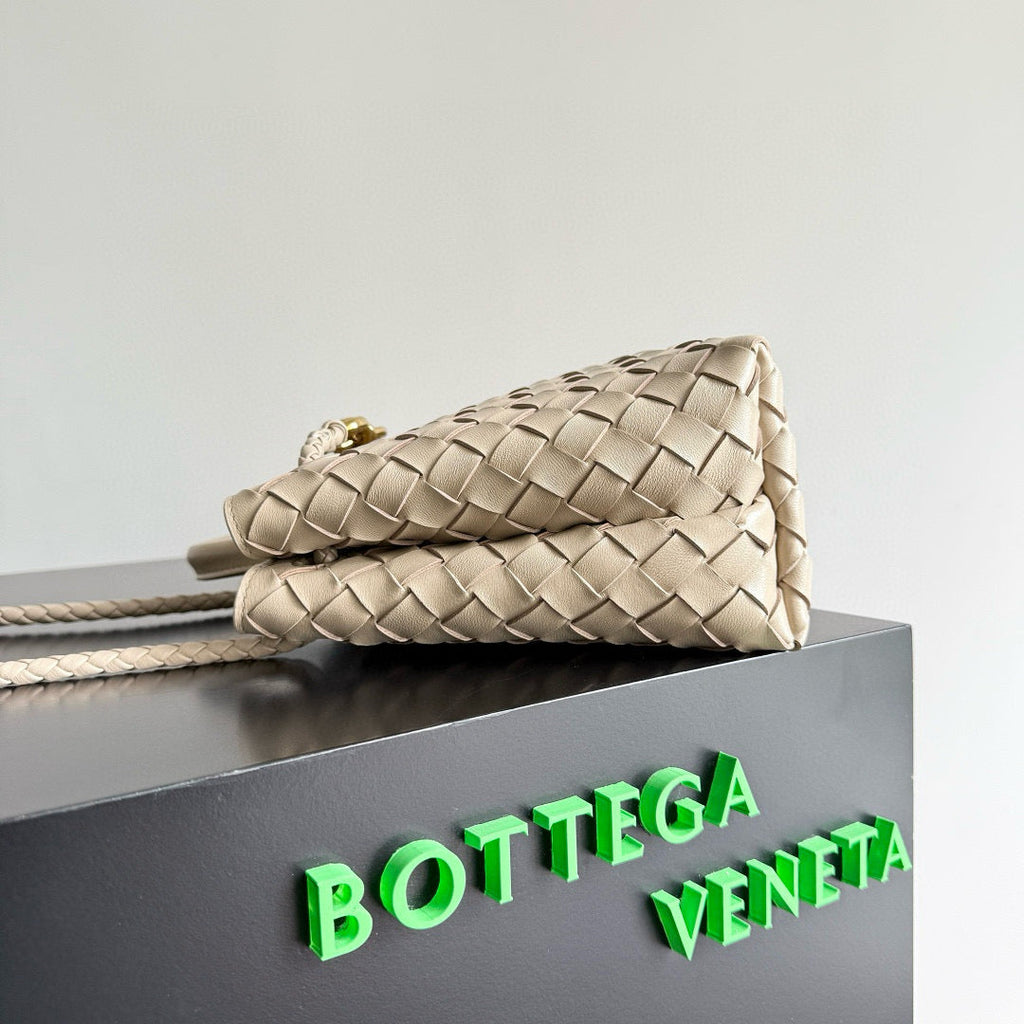 BV Small Andiamo Chain 25cm Beige Lambskin Gold Hardware