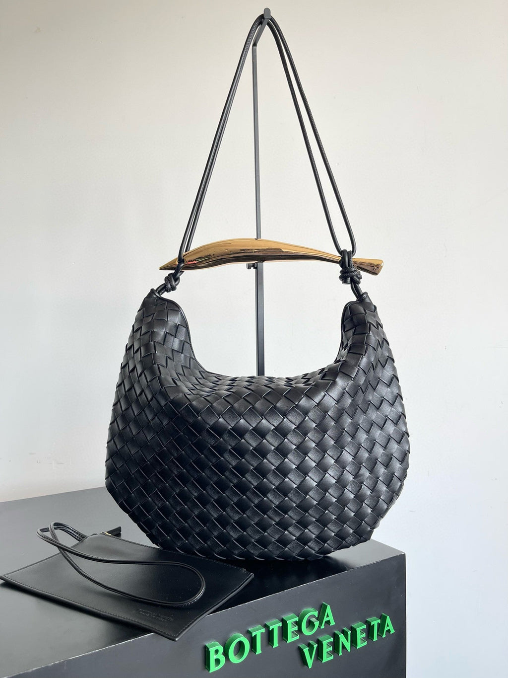 SARDINE 39 WITH CHAIN IN BLACK LAMBSKIN
