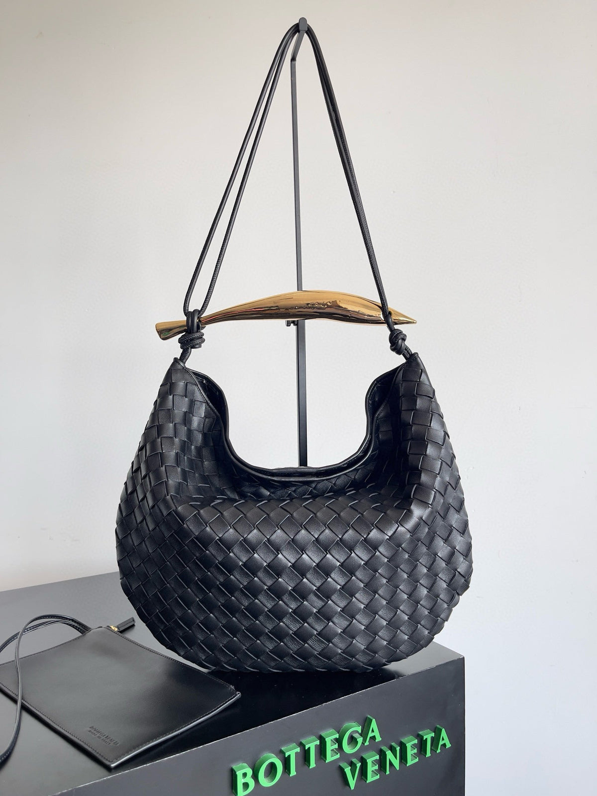SARDINE 39 WITH CHAIN IN BLACK LAMBSKIN