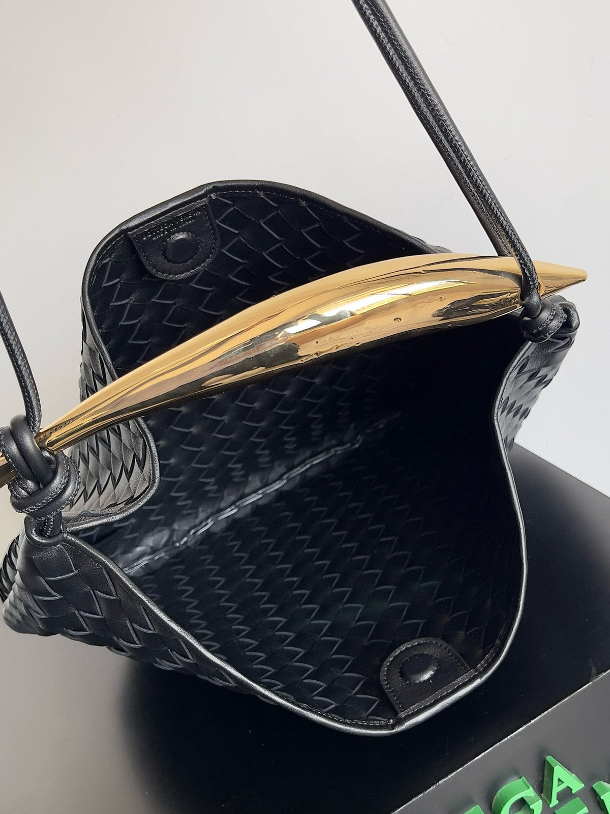SARDINE 39 WITH CHAIN IN BLACK LAMBSKIN