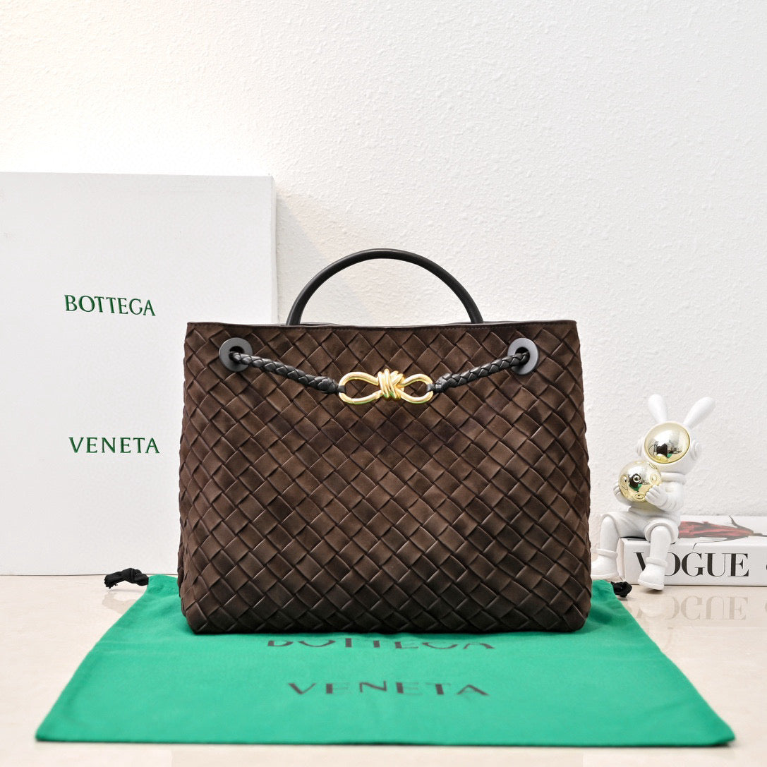 BV Tasche Andiamo 32cm Chocolate Lambskin Suede Ghw