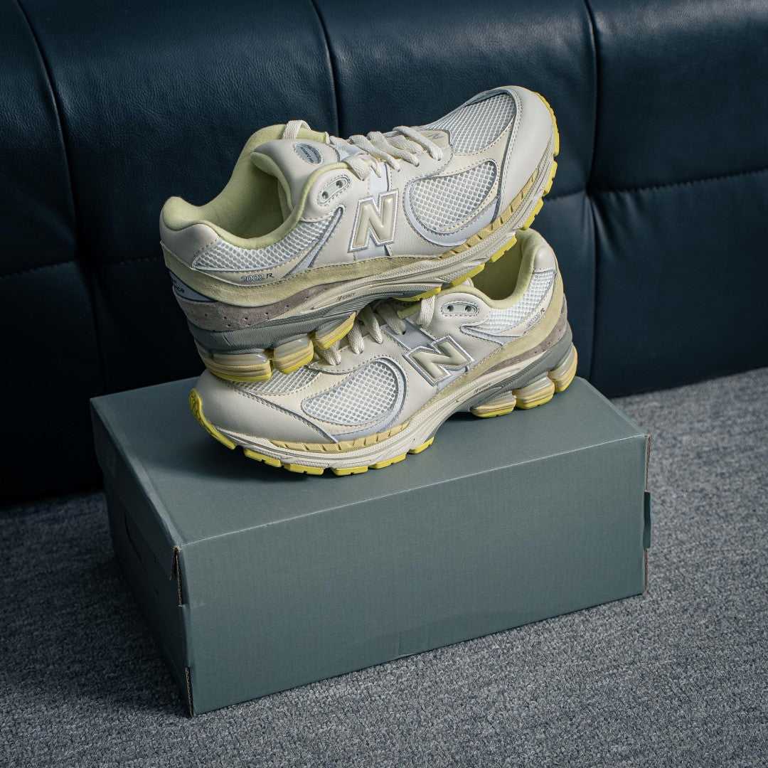 AURALEE x New Balance 2002R "White / Sand Beige"