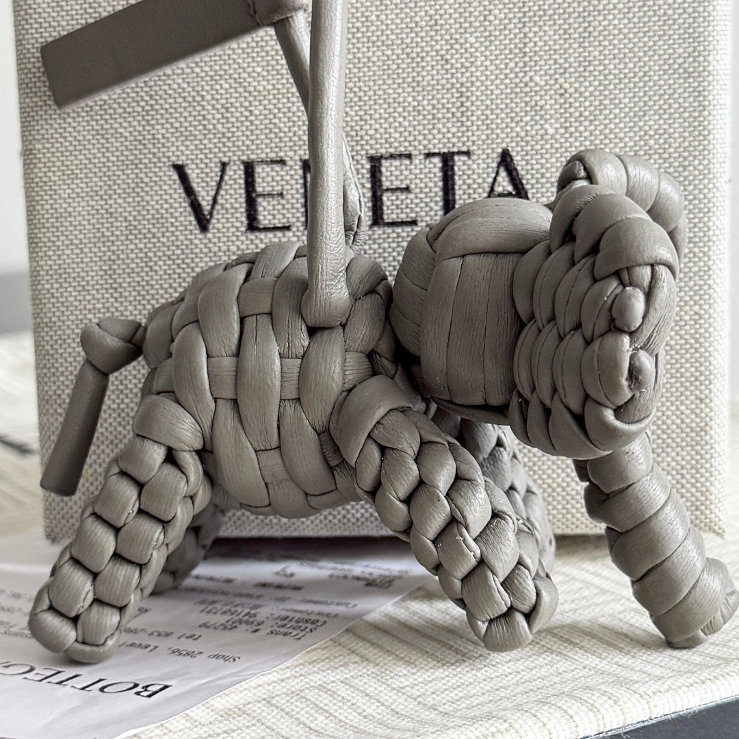 BV 25 Elephant Charm Drizzle leather