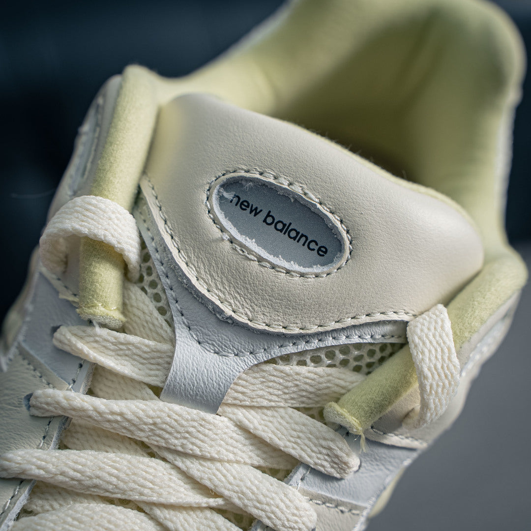 AURALEE x New Balance 2002R "White / Sand Beige"