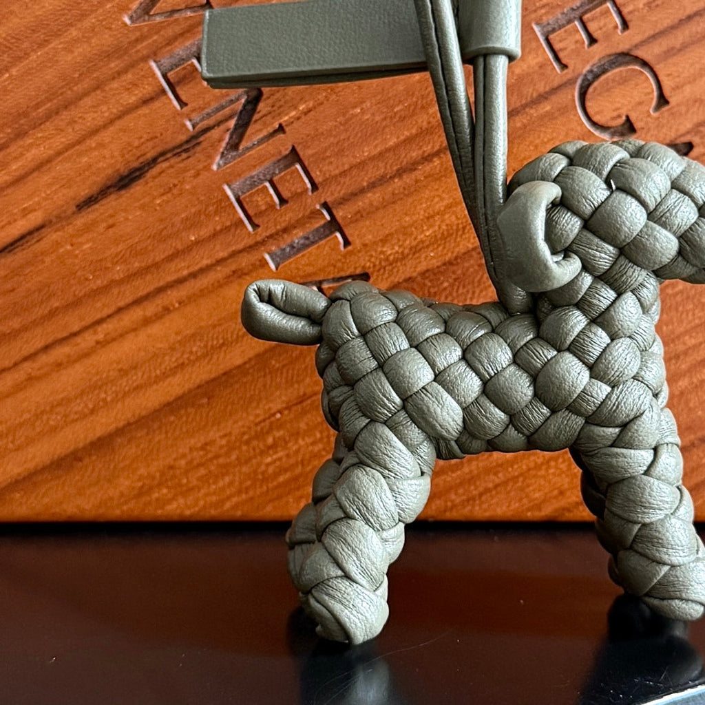 BV 25 Puppy Charm Grey leather