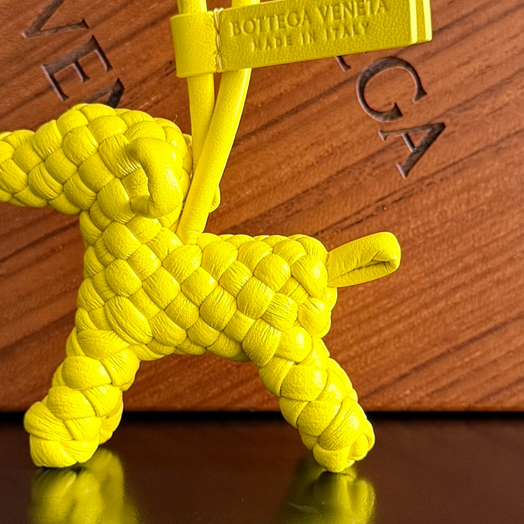BV 25 Puppy Charm Yellow leather
