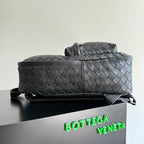 BV 25 Backpack Black Intrecciato Grained Leather
