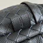 BV 25 Backpack Black Intrecciato Grained Leather