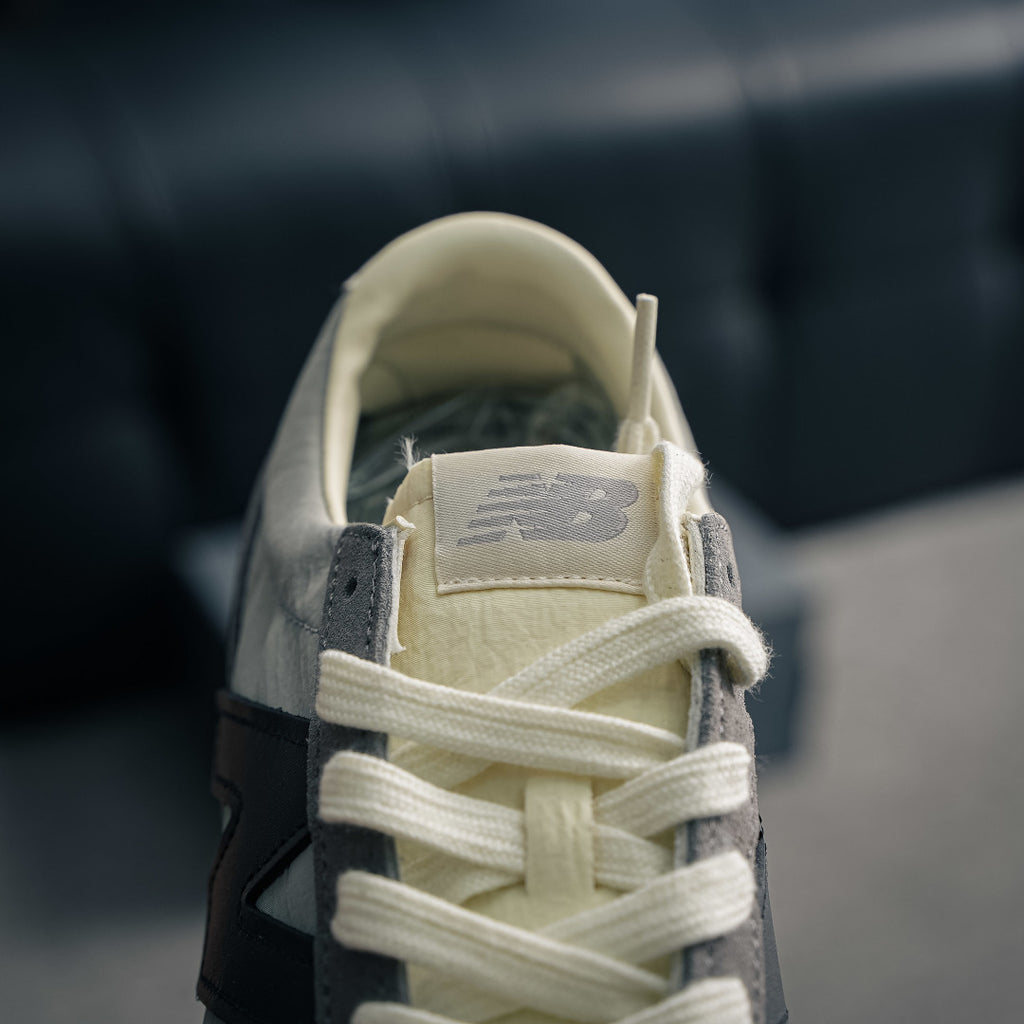 New Balance U471 "Grey" Sneakers