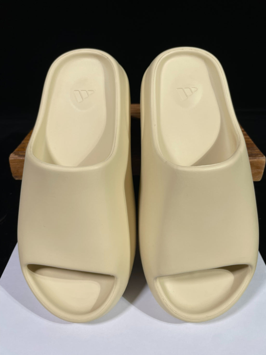 adidas YEEZY Slide "Bone"