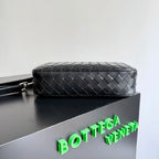 BV 25 Small Intrecciato Camera Bag 24.5cm Black Cowhide HW