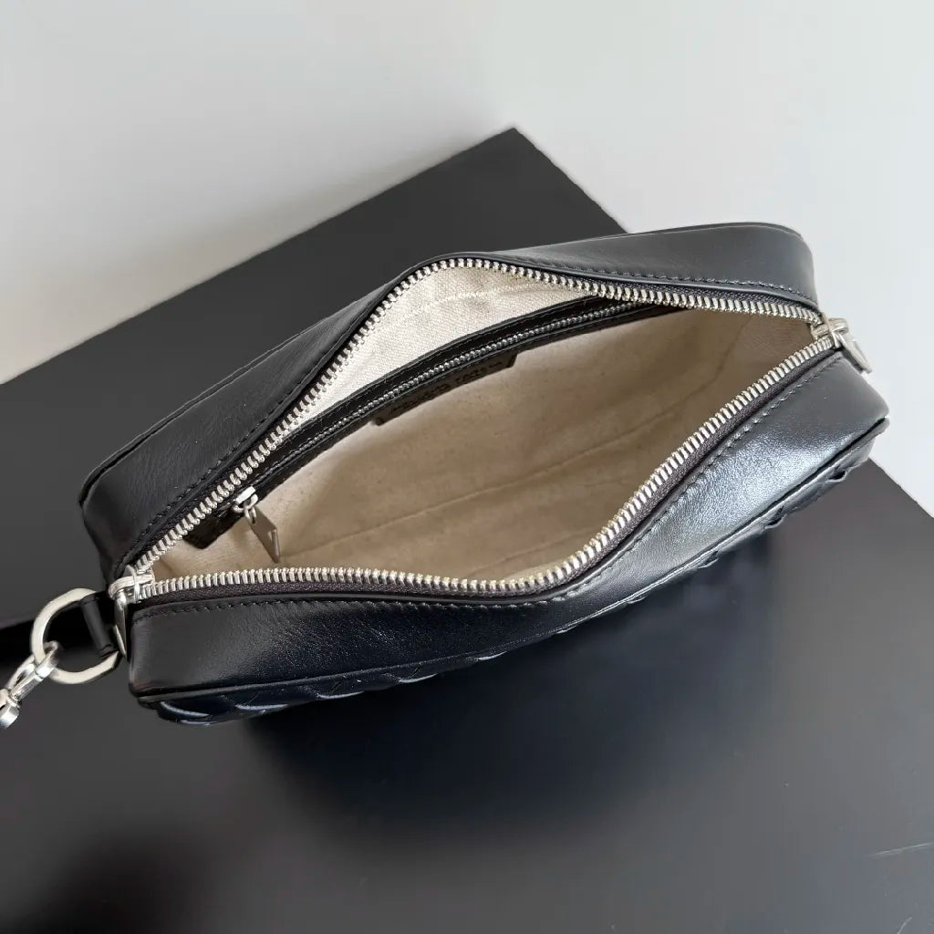 BV 25 Small Intrecciato Camera Bag 24.5cm Black Cowhide HW