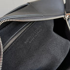BV 25 Arco Camera Bag 28cm Black Leather