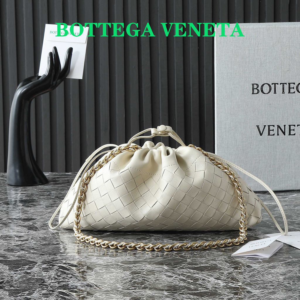 BV Dustbag Notte 33cm With Chain White Calfskin HW