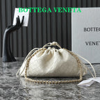 BV Dustbag Notte 33cm With Chain White Calfskin HW