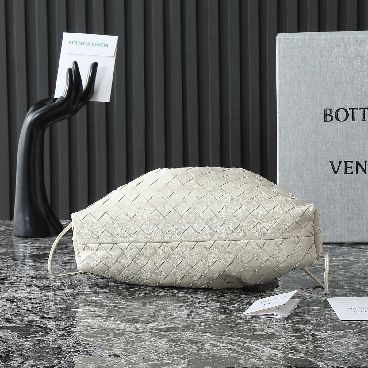 BV Dustbag Notte 33cm With Chain White Calfskin HW