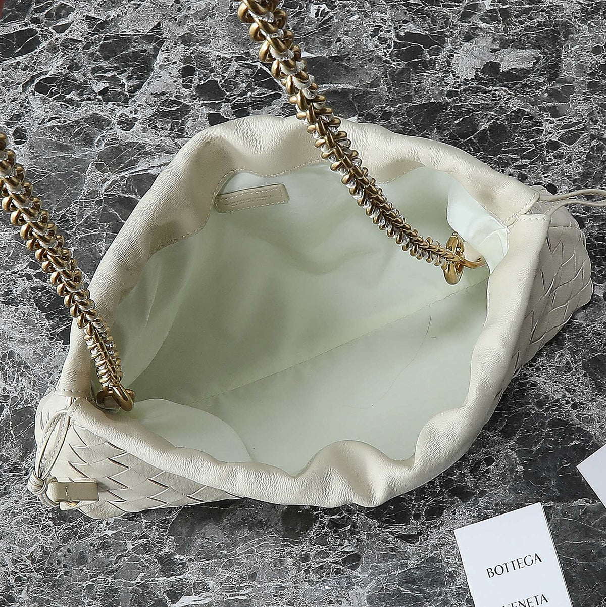 BV Dustbag Notte 33cm With Chain White Calfskin HW