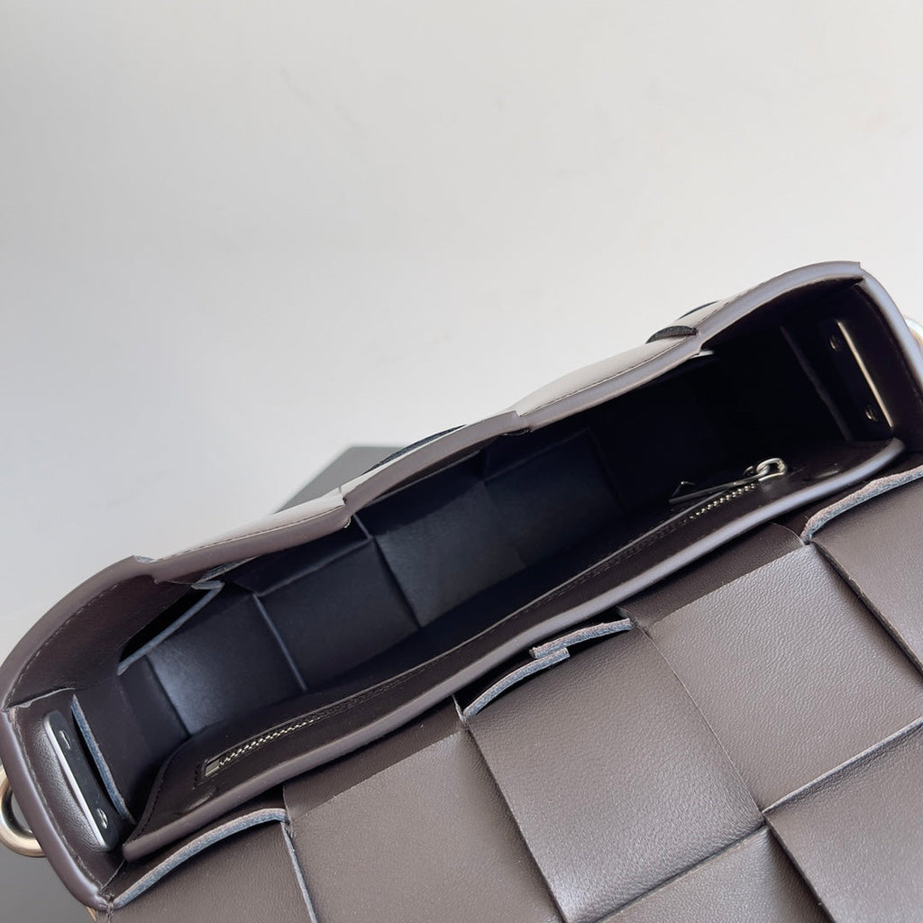 BV Two-In-One Cassette Bag 26cm Brown Leather