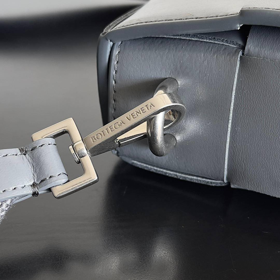 BV Two-In-One Cassette Bag 26cm Grey Leather
